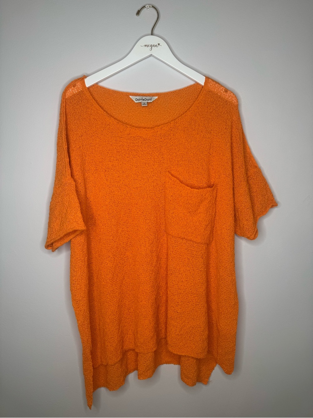 DAVI & DANI | Bright Orange Short-Sleeve Pocket Knit Top | Size Medium